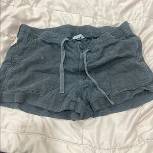 American Eagle Outfitters Gray Cargo Shorts Relaxed Fit Size 8 STRETCH
